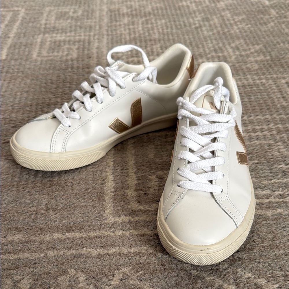 Veja Women's White and Platine Esplar Gold Sneakers 5